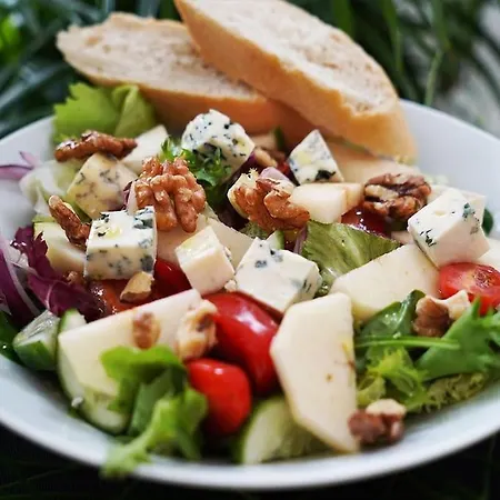 Riverfront In The Garden Prázdninový dům