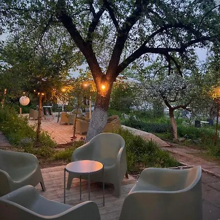 Riverfront In The Garden Poznaň