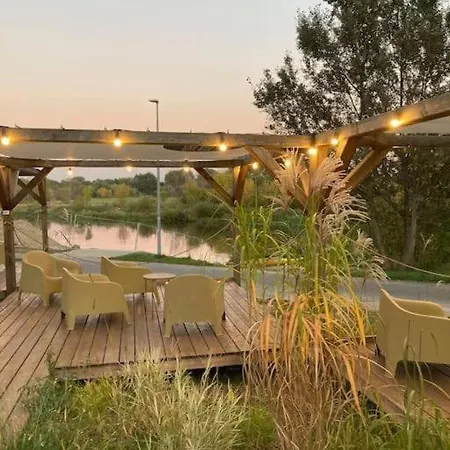 Будинок відпочинку W Ogrodzie - Riverfront *