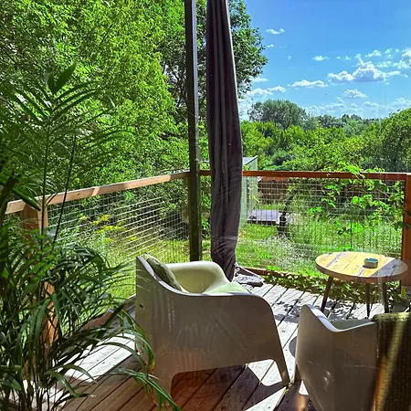 W Ogrodzie - Riverfront Holiday home *