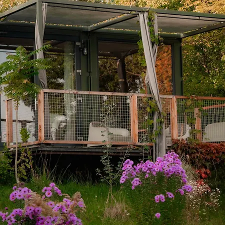 W Ogrodzie - Riverfront Ferienhaus *