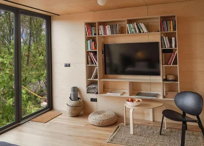 W Ogrodzie - Riverfront Holiday home *